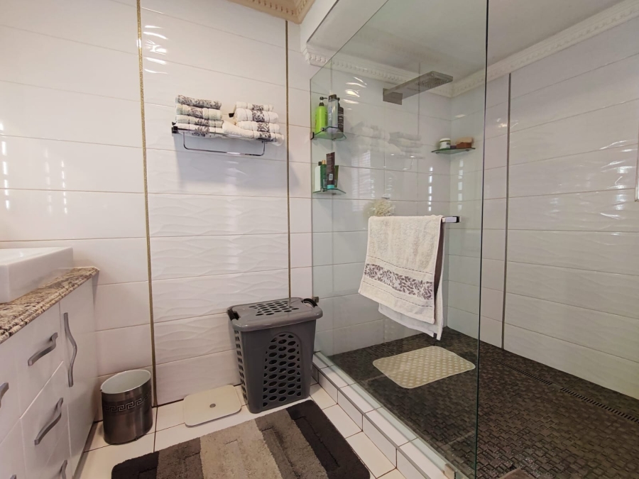 4 Bedroom Property for Sale in Van Der Hoff Park North West